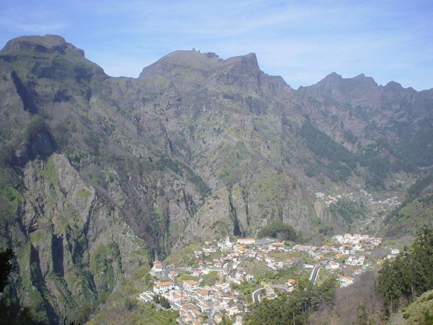 funchal-eira-do-serrado-nuns-valley-viewpoint-tuk-tuk-tour