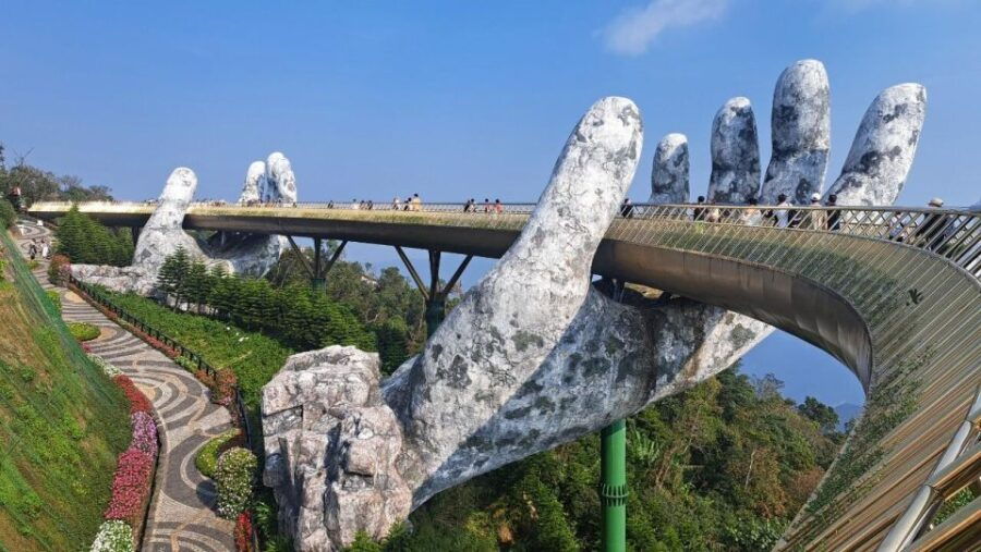 golden-bridge-ba-na-hills-luxury-group-from-hoi-an-da-nang