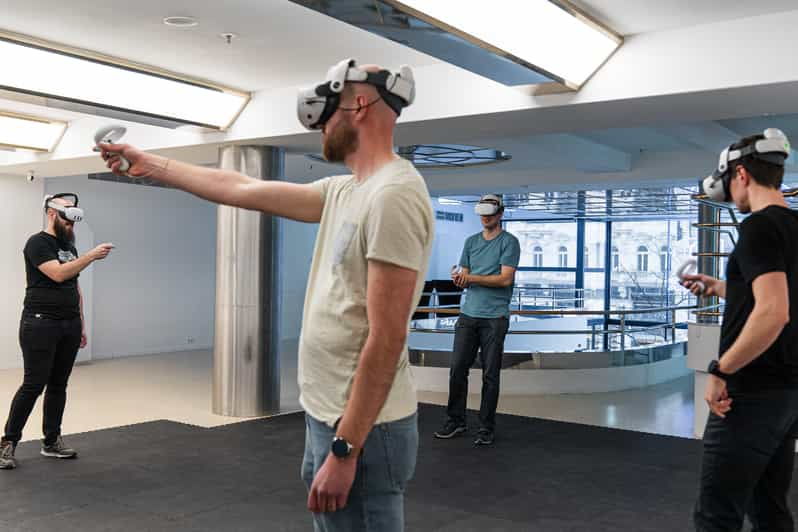 group-activity-tower-tag-vr-experience