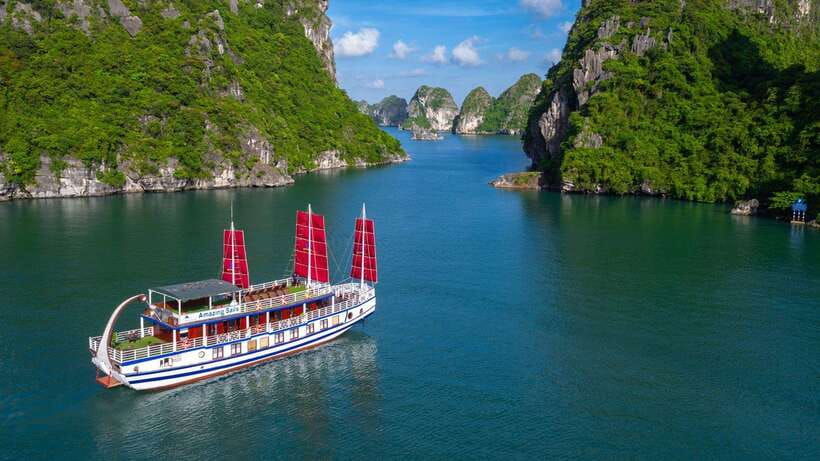ha-long-bay-bai-tu-long-bay-luxury-boat-tour-transfer