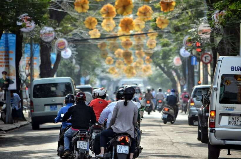 half-day-ride-through-the-heart-of-ho-chi-minh-city