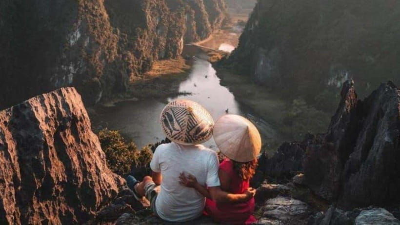 hanoi-4-day-trip-ninh-binh-halong-cruise-cabin-with-balcony