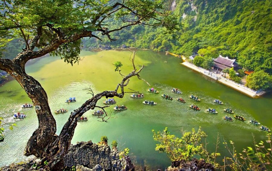 hanoi-hoa-lu-trang-an-and-mua-cave-full-day-trip
