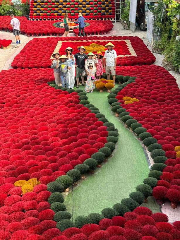 hanoi-quang-phu-cau-incense-village-half-day-tour