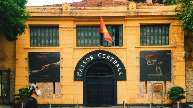 hanoi-war-remnants-tour-hilton-prison-local-train-street