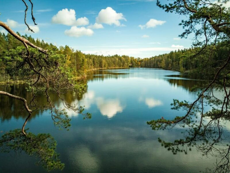 helsinki-nuuksio-national-park-hiking-with-campfire-lunch