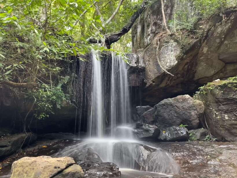 hidden-gems-of-cambodia-kbal-spean-and-banteay-srei-temple