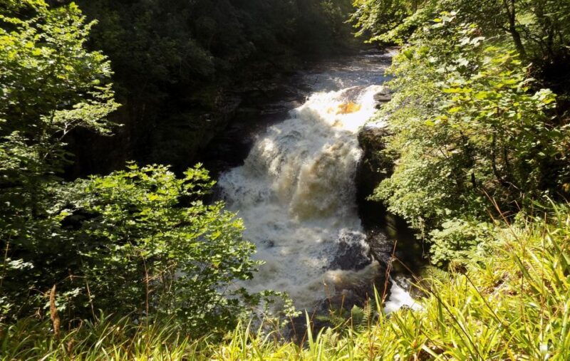 hike-world-heritage-reserve-waterfalls
