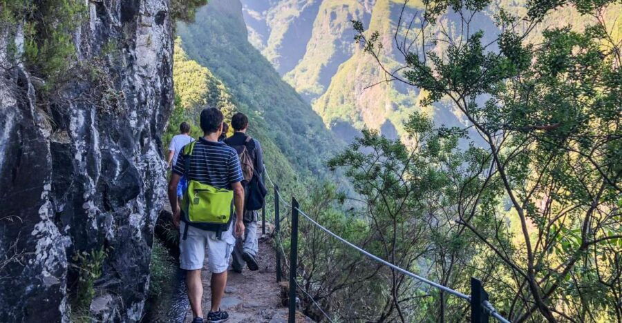 hiking-trip-with-a-local