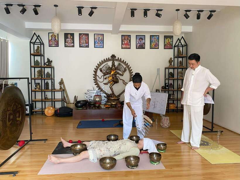 himalayan-sound-healing-workshop-singing-bowl-in-nepal