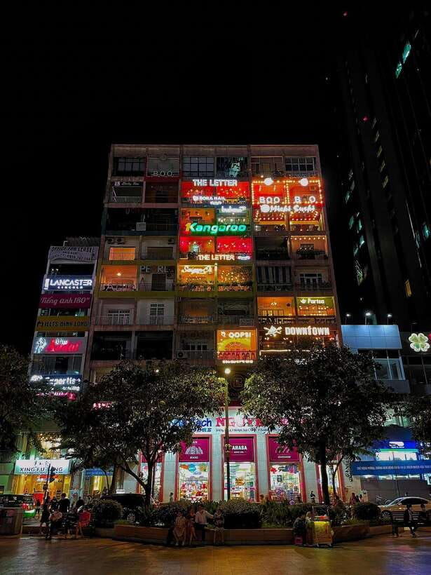 ho-chi-minh-city-street-food-hop-on-hop-off-private-tour