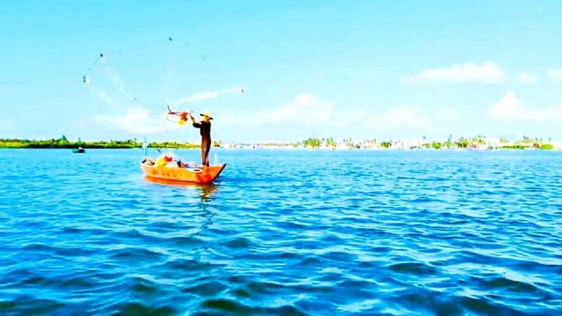 hoi-an-basket-boat-with-river-boat-transferlantern-release