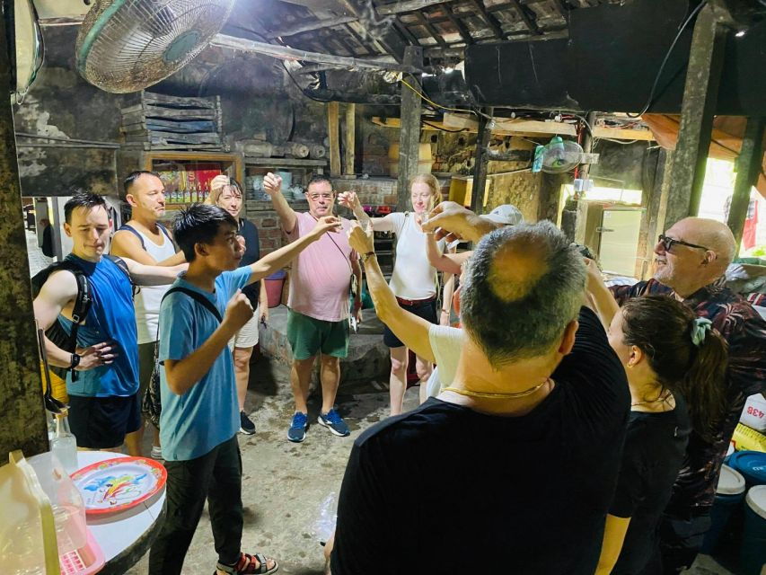 hoi-an-countryside-bike-tour-tra-que-village-basket-boat