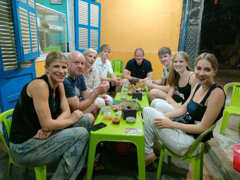 hoi-an-food-tour-8-must-try-dishes-and-drinks