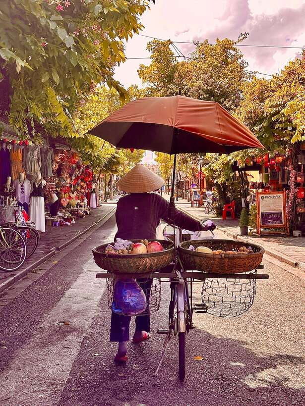 hoi-an-guided-walking-tour-with-local-food