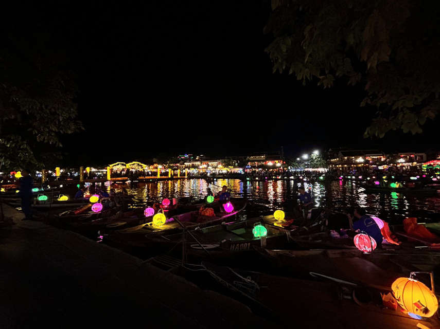 hoi-an-hoai-river-boat-ride-lantern-release-experience
