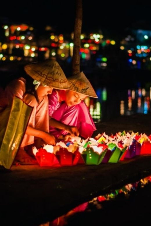 hoi-an-hoai-river-night-boat-trip-and-floating-lantern
