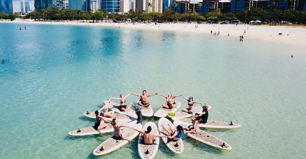 Honolulu: SUP (Standup Paddleboard) Yoga Class