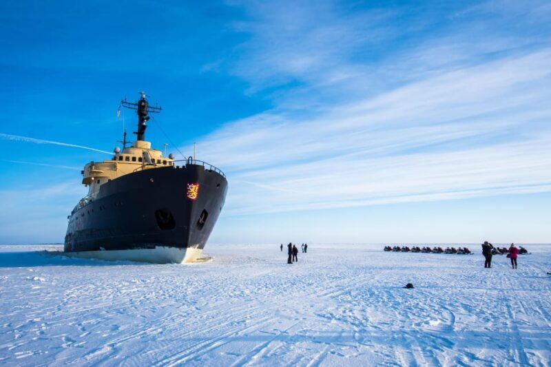 icebreaker-sampo-cruise-ice-floating-from-rovaniemi