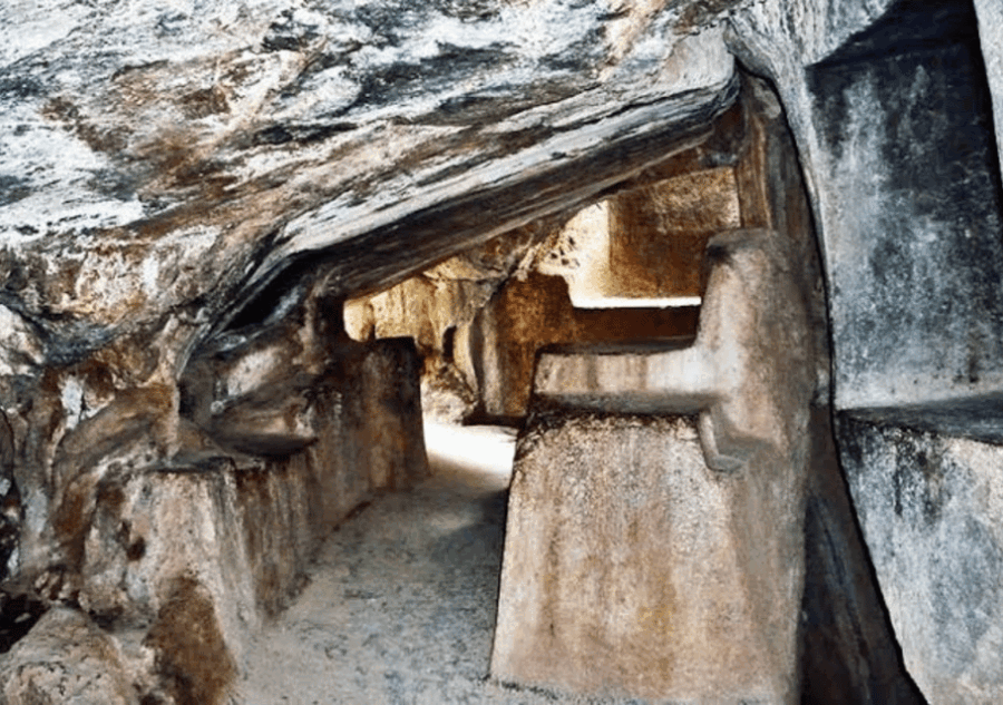 in-cusco-saqsaywaman-qenqo-pukapukara-tambomachay