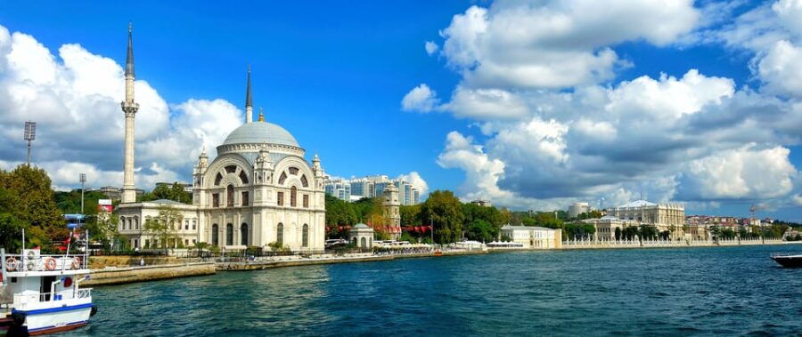 istanbul-bosphorus-and-black-sea-cruise-with-lunch