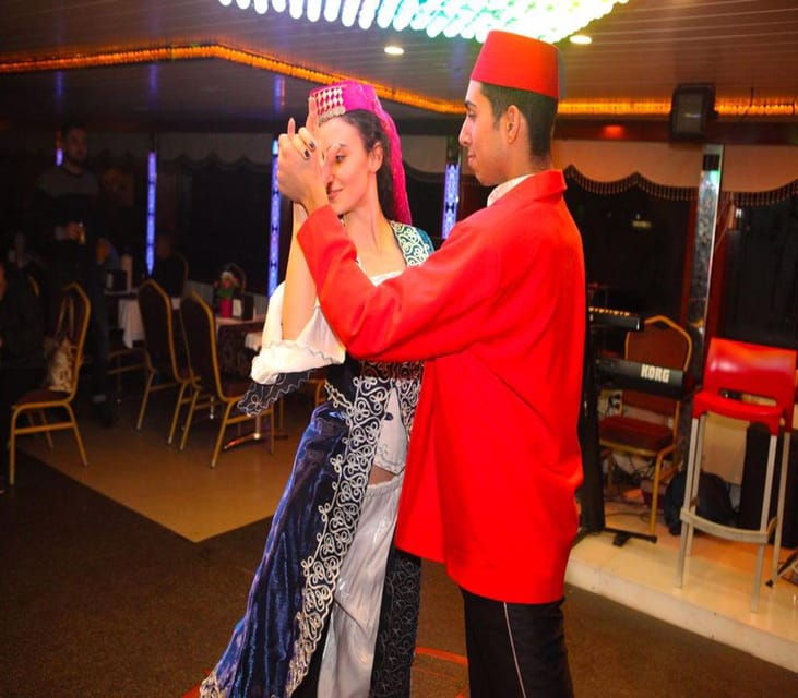 istanbul-bosphorus-evening-dinner-cruise-with-entertainment