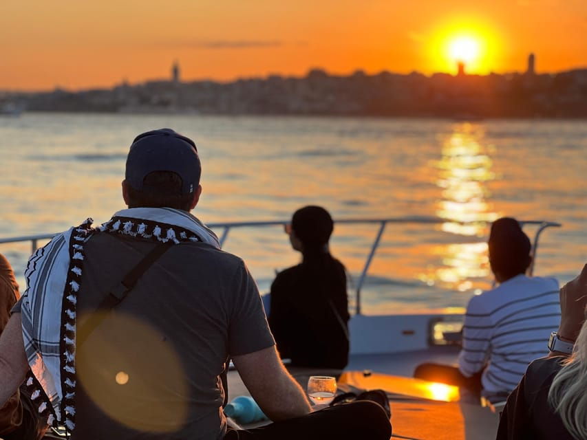 istanbul-bosphorus-sunset-cruise-on-a-luxury-yacht
