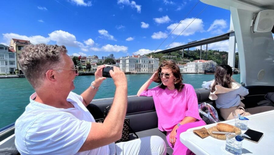 istanbul-dolmabahce-palace-tour-and-bosphorus-yacht-cruise