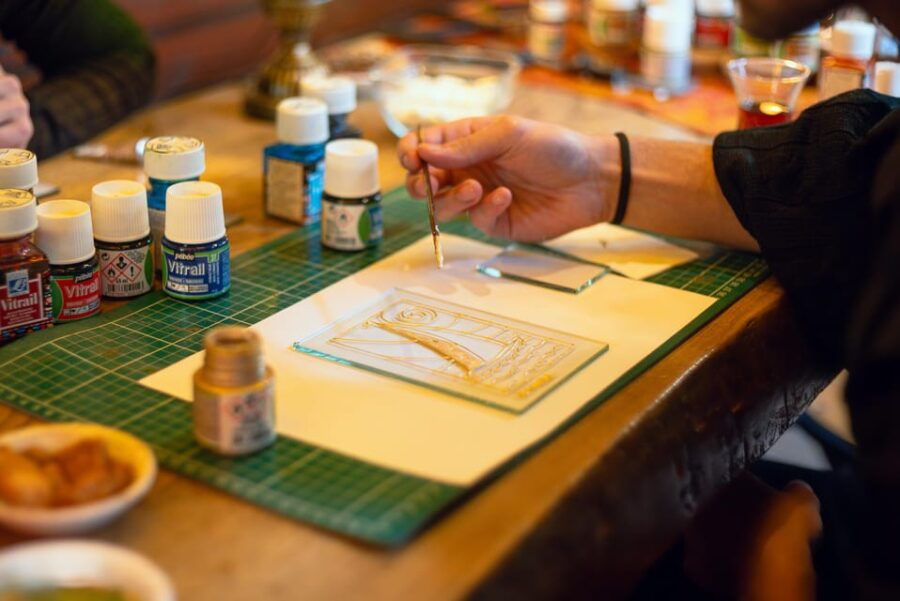 istanbul-traditional-stained-glass-painting-workshop