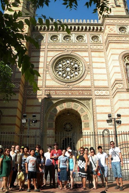 jewish-quarter-of-budapest-walking-tour