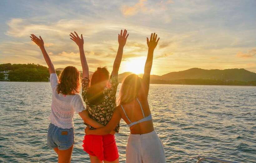 joint-trip-program-half-day-coral-island-promtheap-sunset