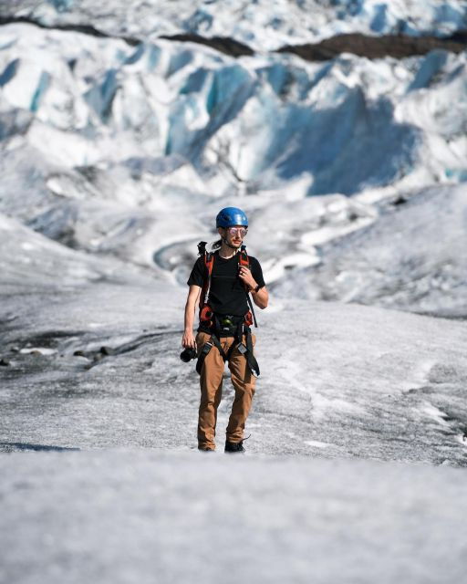 jokulsarlon-glacier-hike-ice-cave-and-photoshoot-package