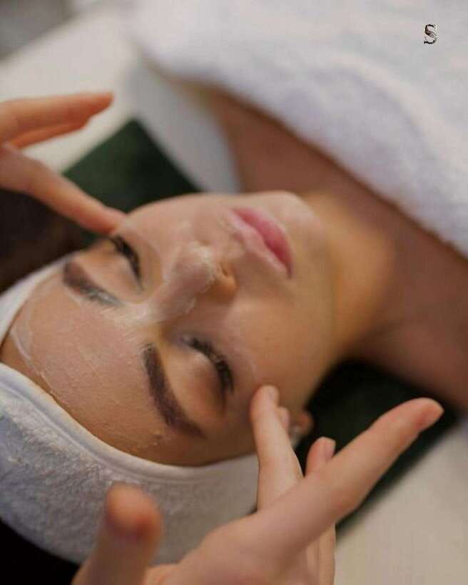 kathmandu-herbal-skin-glow-facial-for-men-women-in-thamel