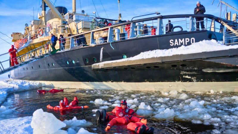kemi-icebreaker-sampo-cruise-with-buffet-and-ice-floating