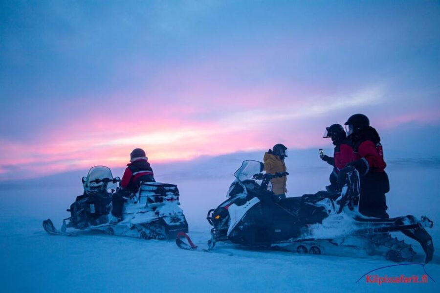 kilpisjarvi-border-of-three-countries-snowmobile-safari