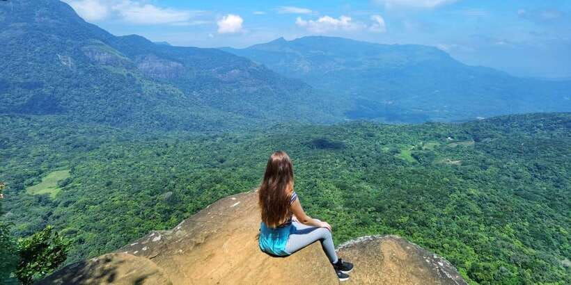 knuckles-tuk-tuk-safari-short-hiking