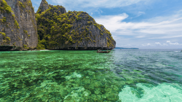 krabi-phi-phi-bamboo-island-one-day-tour-by-speed-boat