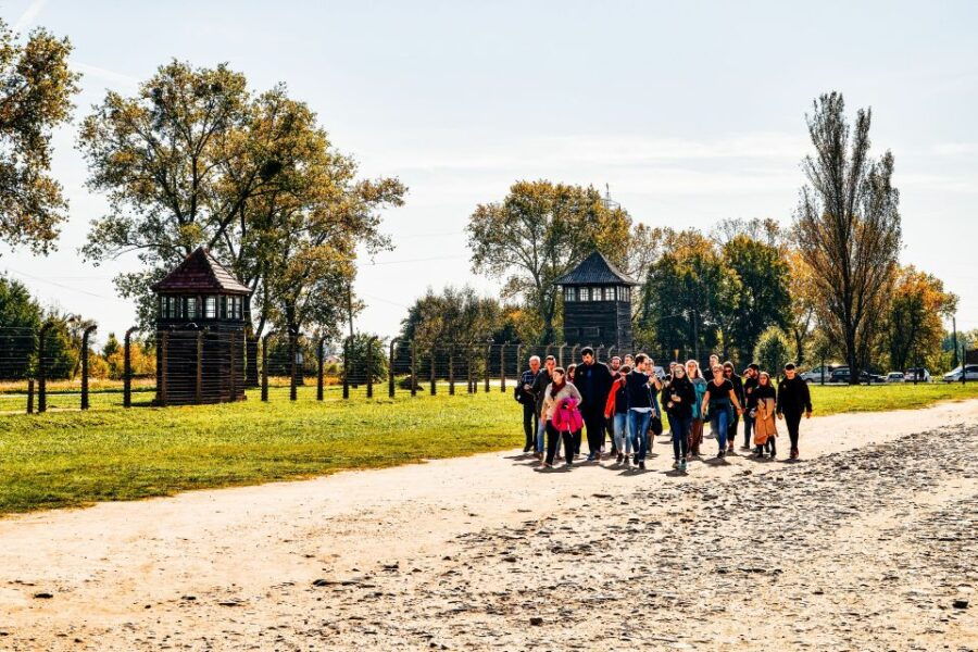 krakow-auschwitz-birkenau-live-guided-tour-hotel-pickup
