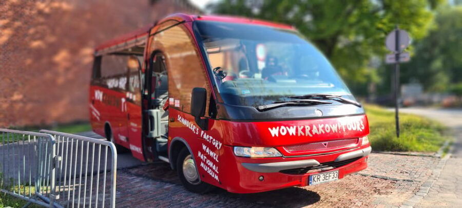 krakow-city-sightseeing-hop-on-hop-off-bus-and-city-game