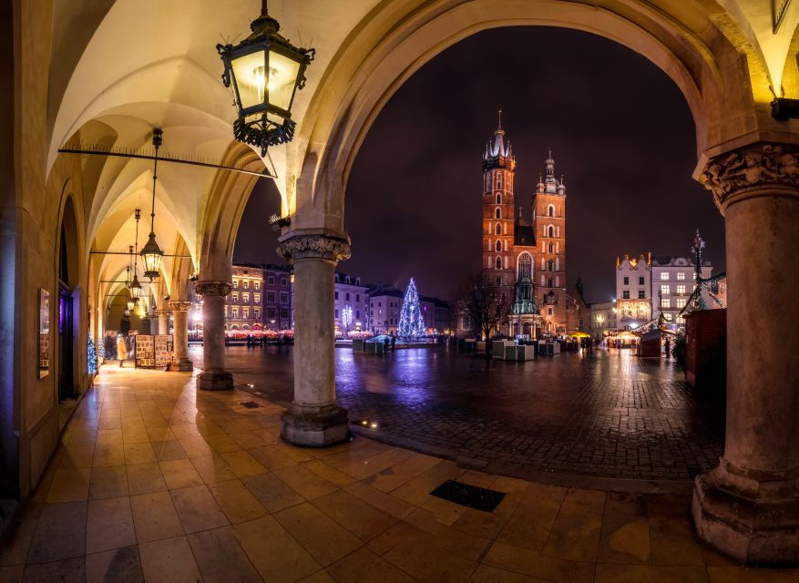 krakow-evening-walking-tour-with-spooky-stories