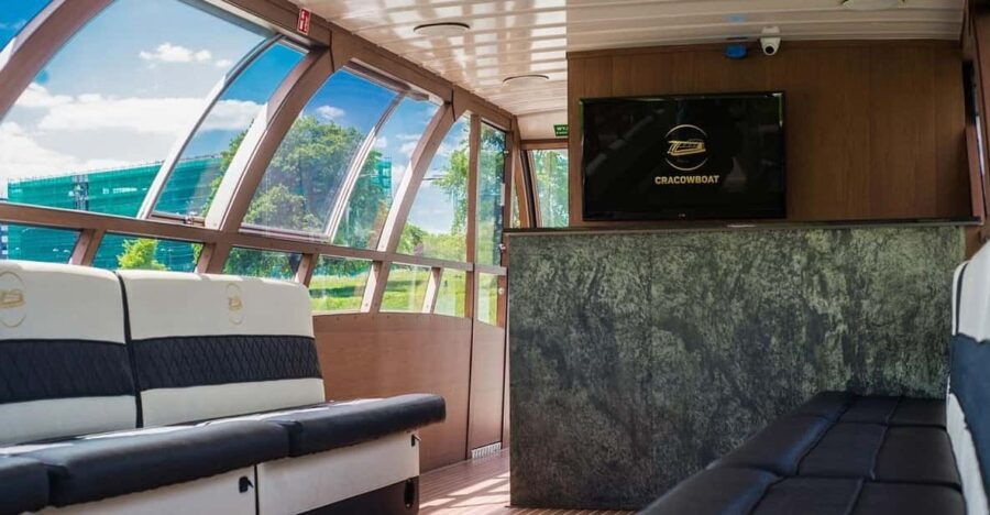 krakow-sightseeing-cruise-on-the-vistula-river