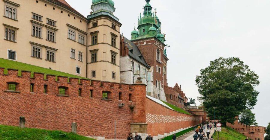 krakow-wawel-royal-hill-with-optional-castle-and-cathedral