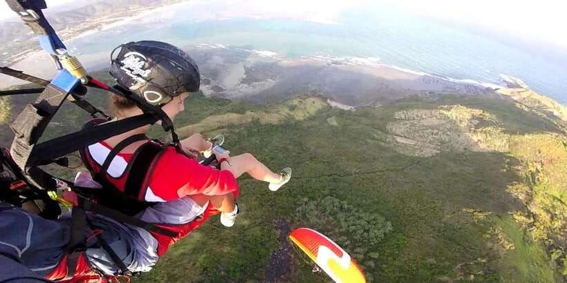kuta-lombok-tandem-paragliding-with-pilot-beach-tour