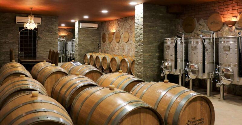 lagoa-guided-winery-tour-and-local-wine-tasting