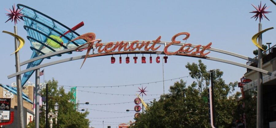 las-vegas-fremont-street-experience-downtown-walking-tour