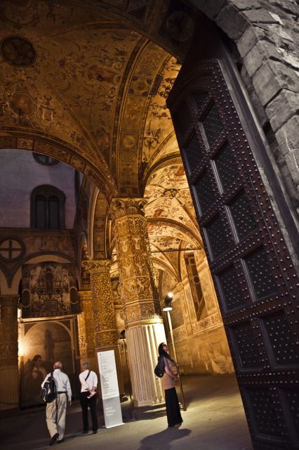 legends-of-florence-exclusive-walking-tour-by-night