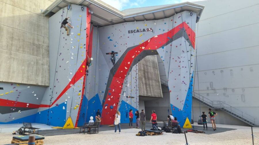 lisbon-25th-of-april-bridge-guided-climbing-experience