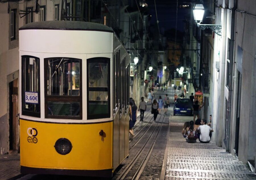 lisbon-fado-vadio-tour-with-portuguese-tapas