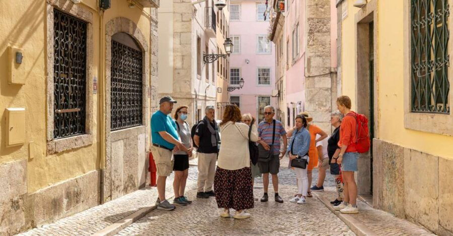 lisbon-history-stories-and-lifestyle-walking-tour