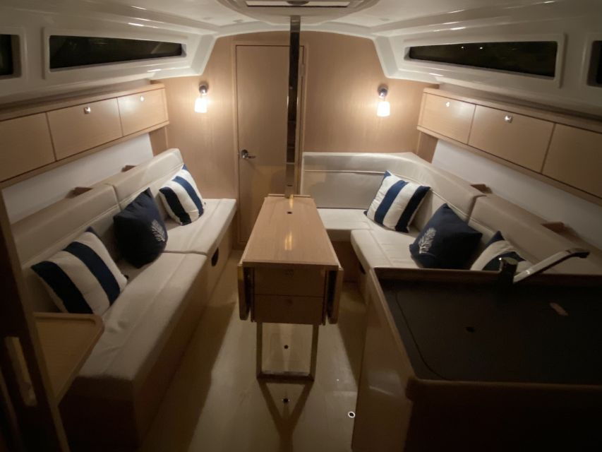 lisbon-luxury-sailboat-cruise-at-night